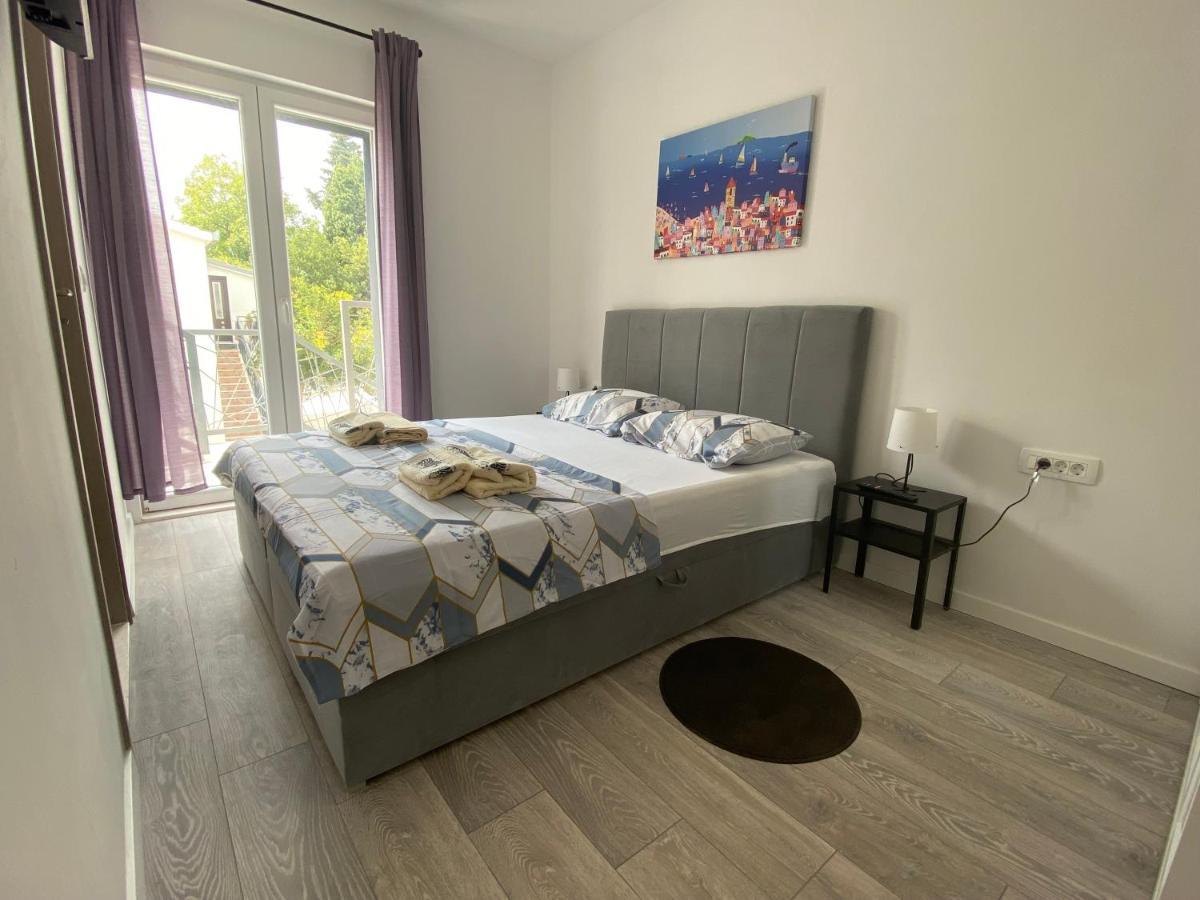 Apartments Ena Каштела Экстерьер фото